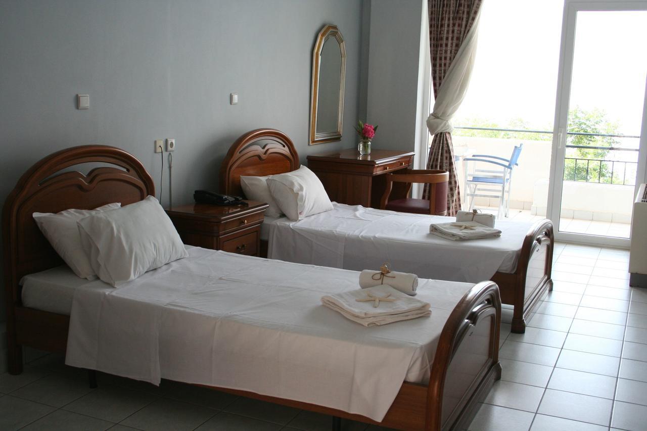 Revis Station Plataria Hotel Exterior photo