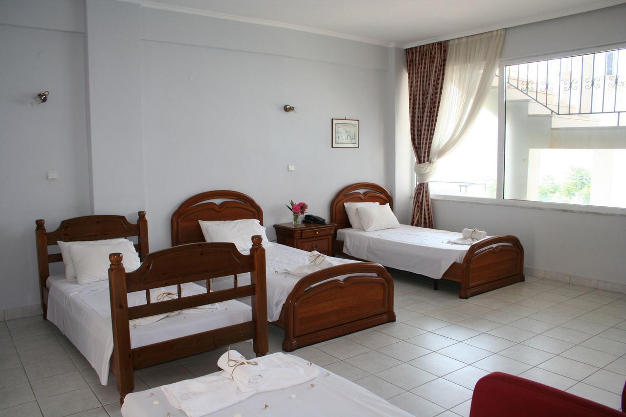Revis Station Plataria Hotel Exterior photo