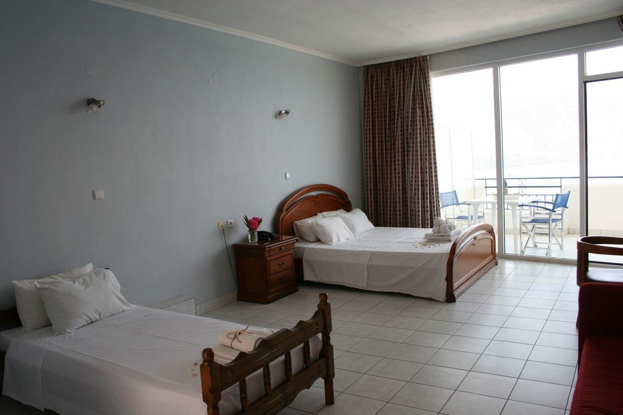 Revis Station Plataria Hotel Exterior photo